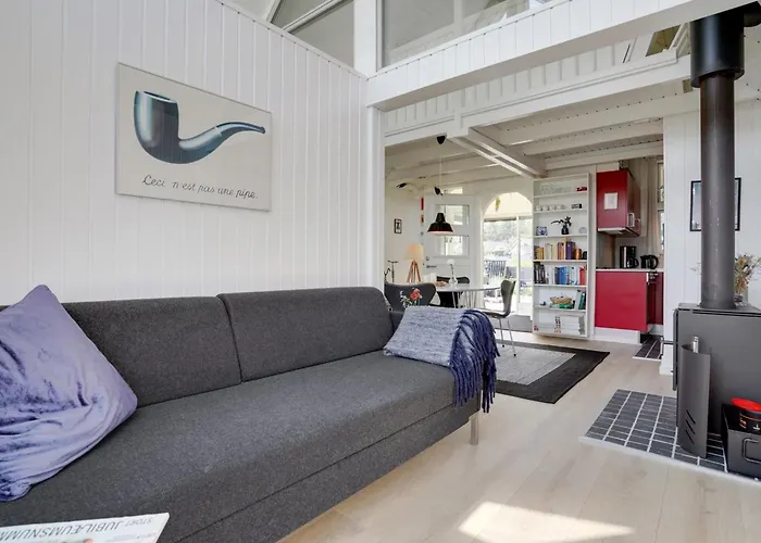 Solfrid - 150m From The Sea By Interhome 펜션